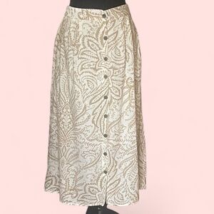 NWT Cassee’s Elegant Cream Paisley Button-Down Midi Skirt. Size M